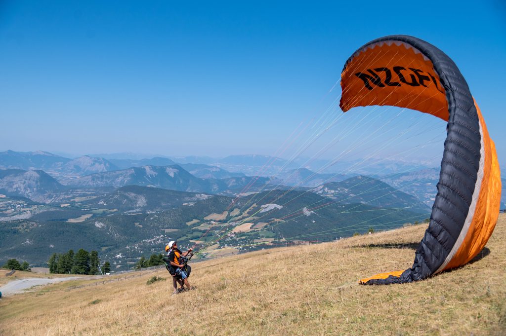 Décollage tandem serre poncon